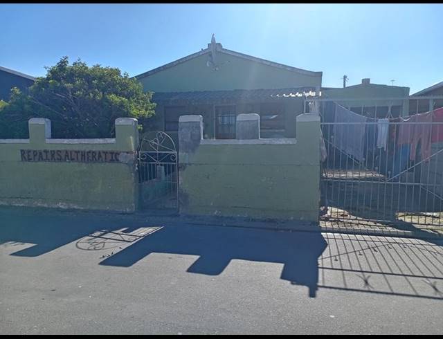 5 BEDROOM HOUSE FOR SALE IN MITCHELLS PLAIN CENTRAL